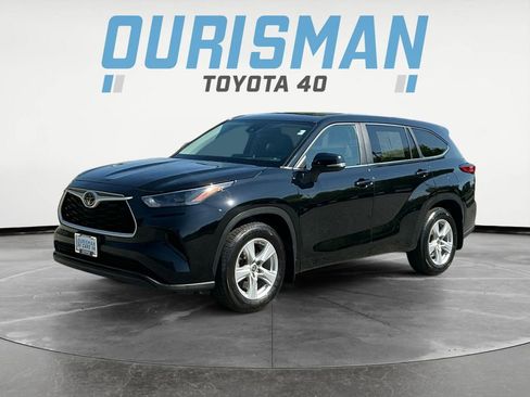 Used 2023 Toyota Highlander L FWD image 3