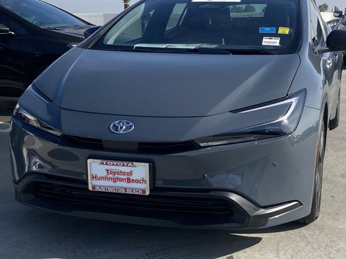 Certified 2025 Toyota Prius LE image 7