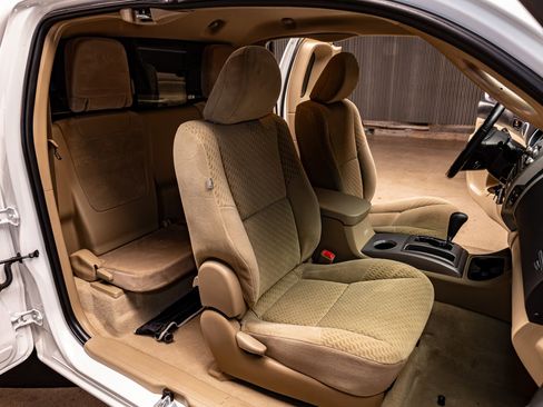 Used 2011 Toyota Tacoma PreRunner w/ SR5 Pkg #2 image 21