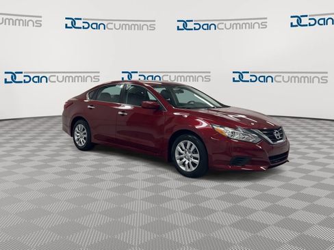 Used 2018 Nissan Altima 2.5 S w/ S Convenience Package FWD image 2
