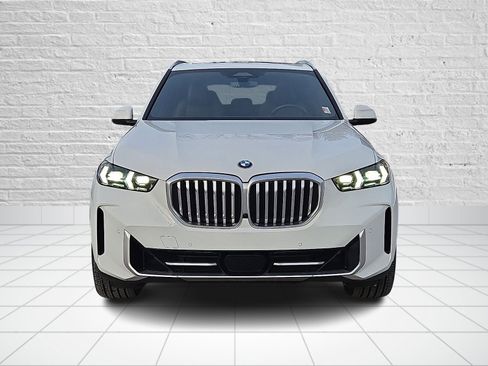 Used 2024 BMW X5 xDrive40i w/ Premium Package image 2