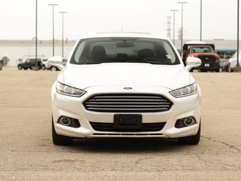 Used 2016 Ford Fusion Titanium AWD/4WD image 2
