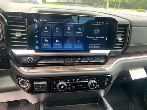 Used 2024 Chevrolet Silverado 1500 LT Trail Boss w/ Convenience Package II image 16