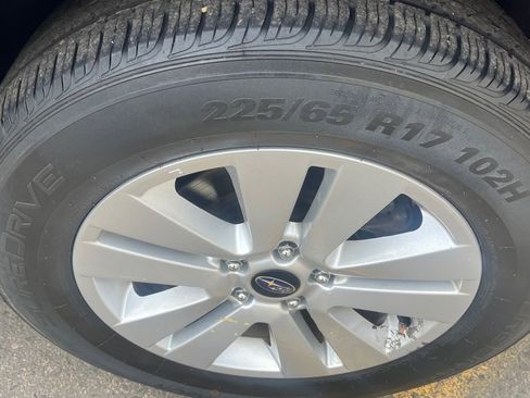Used 2017 Subaru Outback 2.5i Premium AWD/4WD image 12