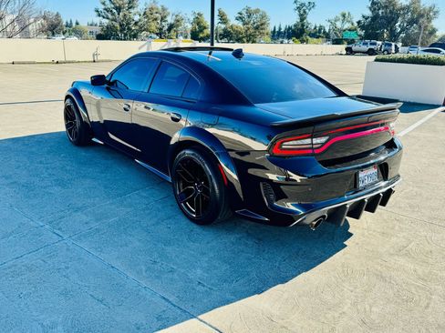 Used 2022 Dodge Charger Scat Pack RWD image 3