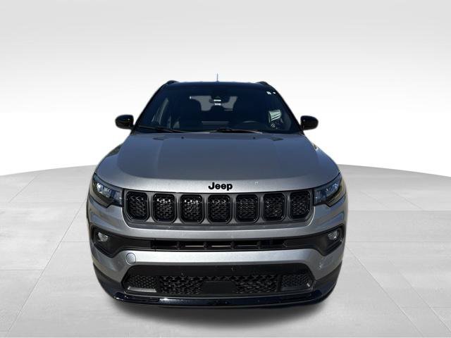 Used 2024 Jeep Compass Latitude w/ Convenience Group AWD/4WD image 8