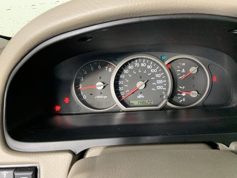 Used 2005 Kia Sedona EX image 10