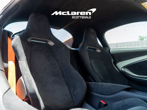 Used 2023 McLaren Artura RWD image 12