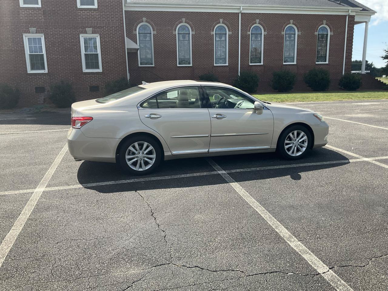 Used 2011 Lexus ES 350 FWD image 3