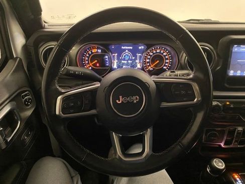Used 2019 Jeep Wrangler Unlimited Sahara AWD/4WD image 15