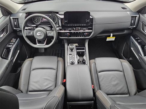 New 2025 Nissan Pathfinder SL w/ Lighting Package (N92) image 15