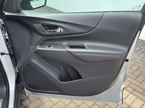 Used 2021 Chevrolet Equinox Premier FWD image 27