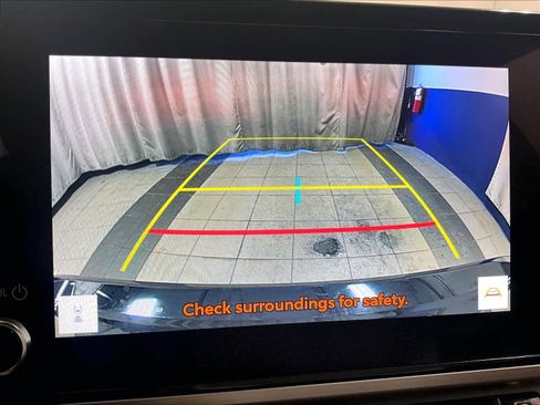 Used 2025 Toyota Camry SE image 19