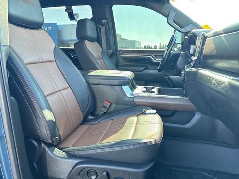 Certified 2024 Chevrolet Silverado 3500 High Country w/ Technology Package image 23