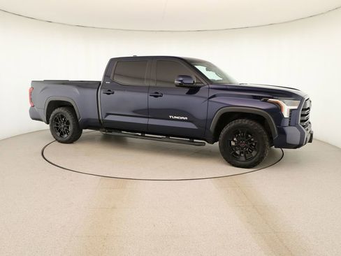 Used 2022 Toyota Tundra SR5 w/ SR5 Premium Package image 9