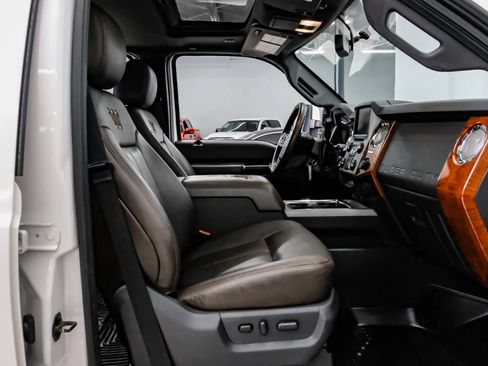 Used 2016 Ford F250 King Ranch w/ FX4 Off-Road Package AWD/4WD image 34