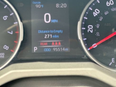 Used 2019 Toyota RAV4 LE AWD/4WD image 13