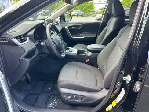 Used 2024 Toyota RAV4 XLE w/ Convenience Package AWD/4WD image 9