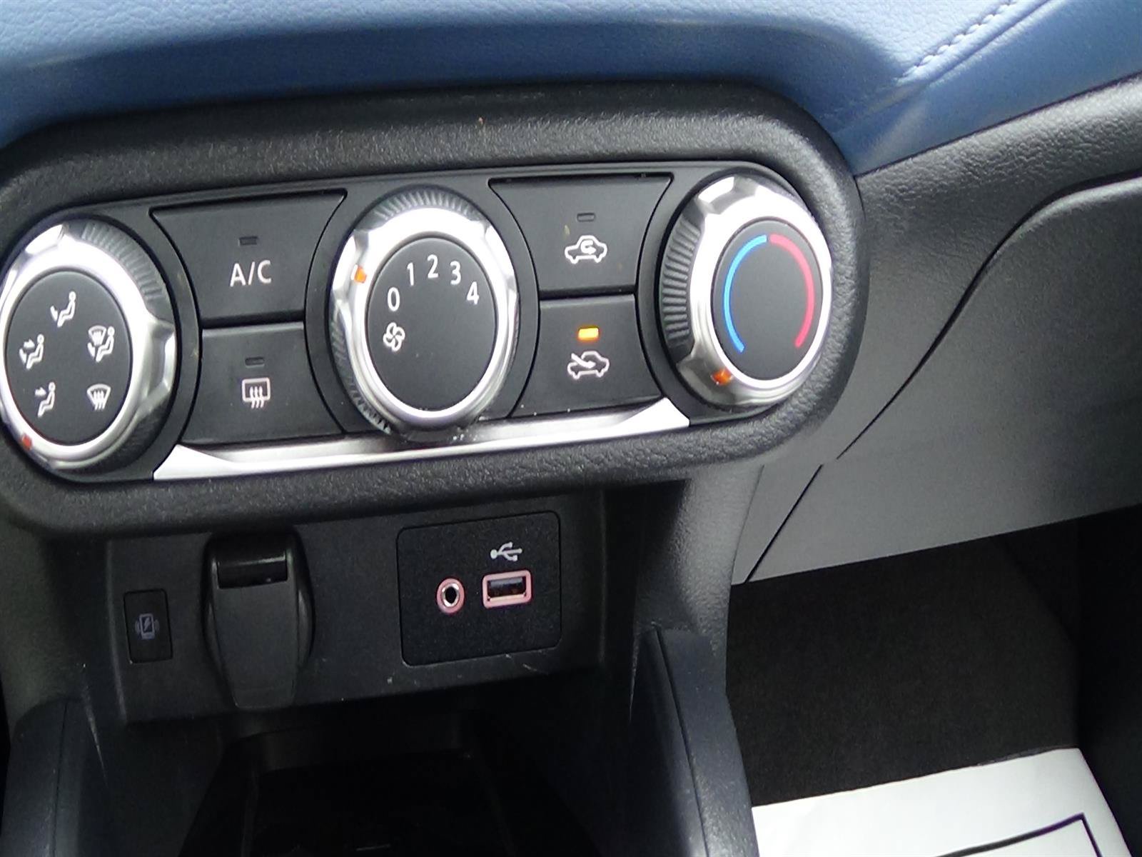 Used 2025 Nissan Versa SV FWD image 25