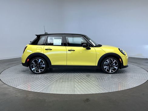 Certified 2025 MINI Cooper S FWD image 10