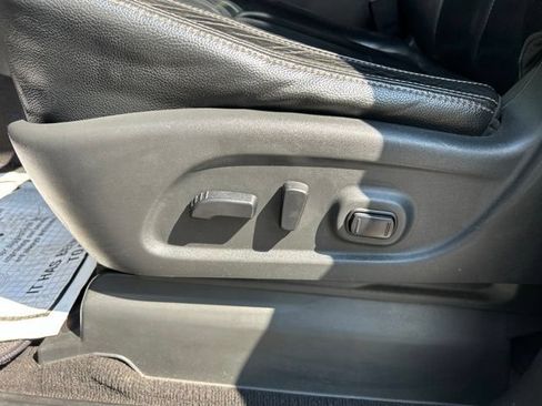 Used 2017 Nissan Titan SL AWD/4WD image 13