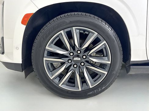 Used 2022 Cadillac Escalade Sport Platinum w/ Heavy-Duty Trailer Package AWD/4WD image 9