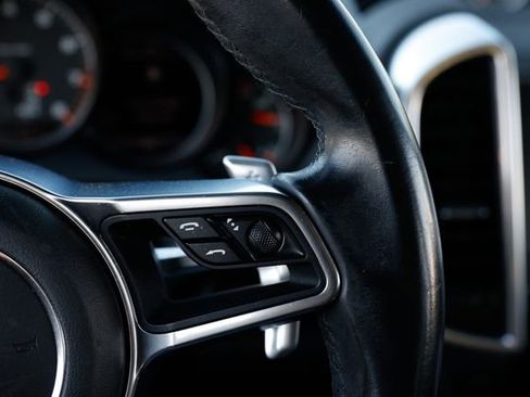 Used 2018 Porsche Cayenne Platinum Edition image 33