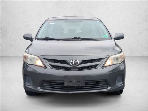 Used 2011 Toyota Corolla LE FWD image 2