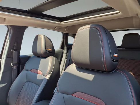 New 2026 Nissan Kicks SR FWD image 16