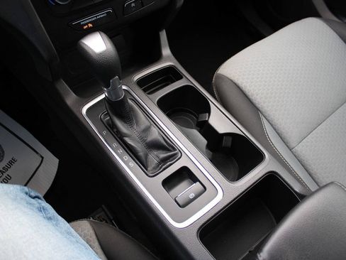 Used 2017 Ford Escape SE AWD/4WD image 29