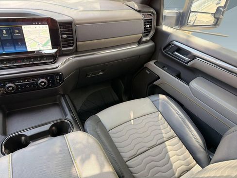 Certified 2025 Chevrolet Silverado 2500 ZR2 w/ Technology Package image 29