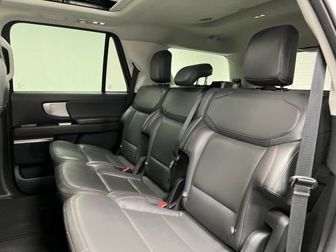 Used 2025 Ford Expedition Active AWD/4WD image 40