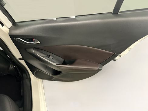 Used 2018 MAZDA MAZDA3 Touring FWD image 30