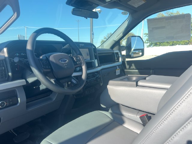 New 2026 Ford F550 4x4 Regular Cab Super Duty image 14