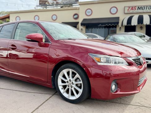 Used 2013 Lexus CT 200h w/ Premium Pkg w/Navigation FWD image 10