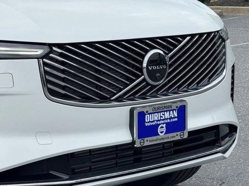 New 2026 Volvo XC90 T8 Ultra image 2