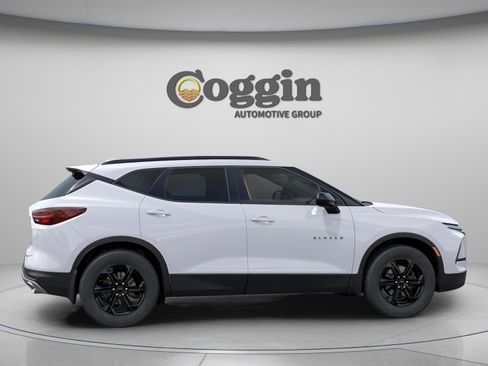 New 2026 Chevrolet Blazer LT w/ Convenience Package FWD image 4