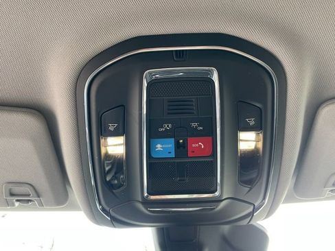 Used 2023 Jeep Grand Cherokee Laredo AWD/4WD image 24