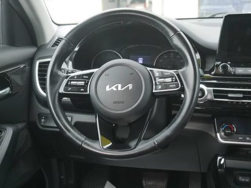 Used 2022 Kia Seltos EX AWD/4WD image 43
