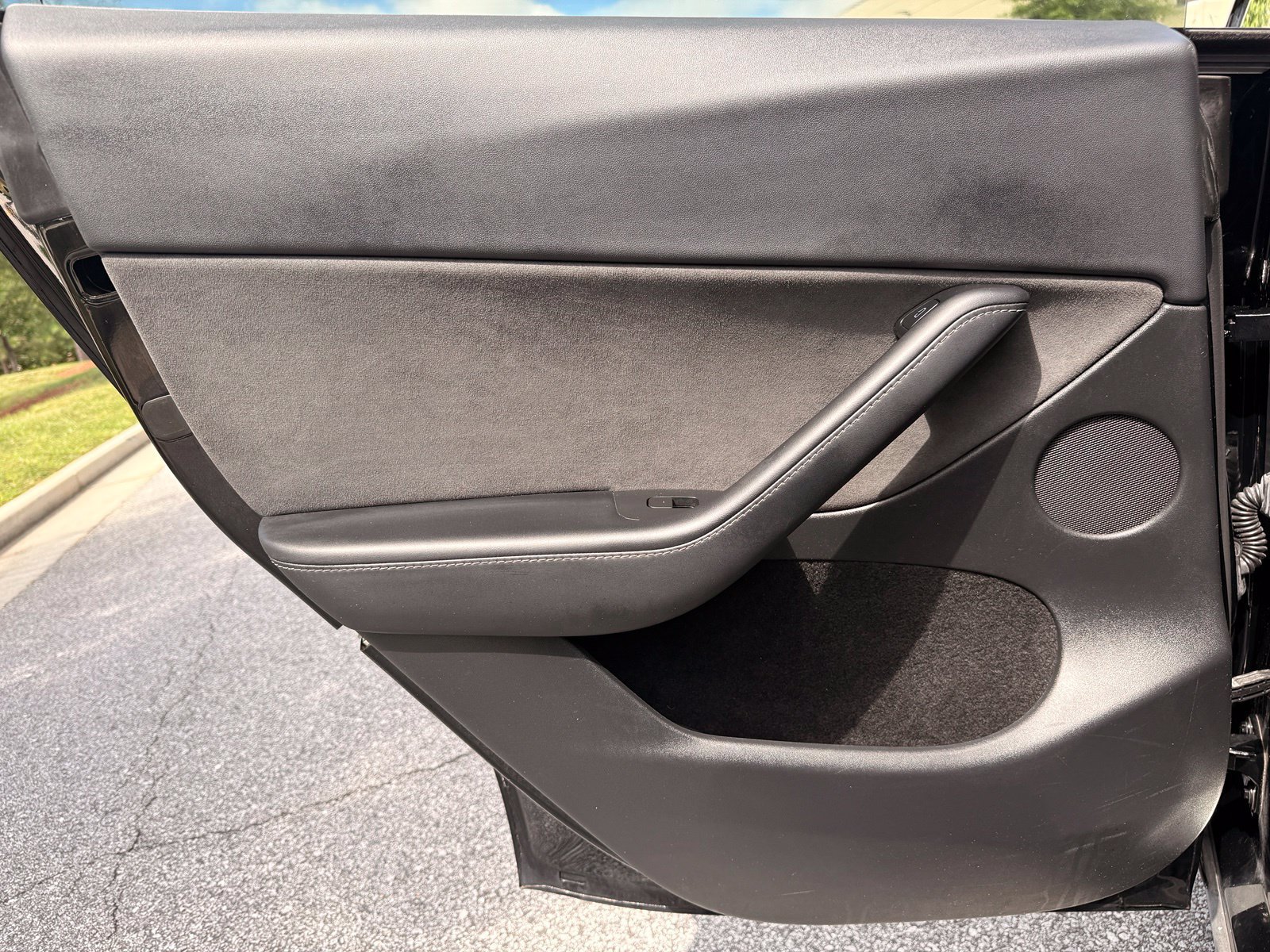 Used 2023 Tesla Model Y Long Range AWD/4WD image 43