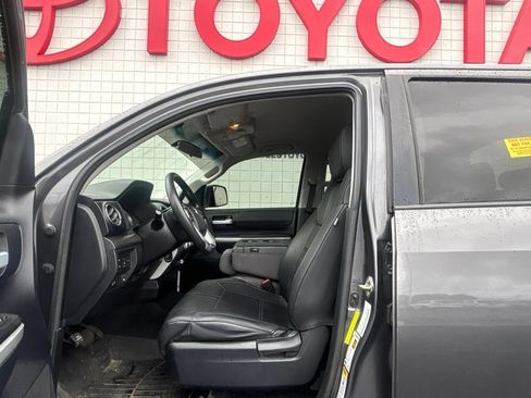 Used 2016 Toyota Tundra SR5 RWD image 3