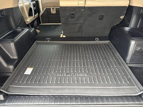 Used 2018 Toyota 4Runner SR5 Premium image 18