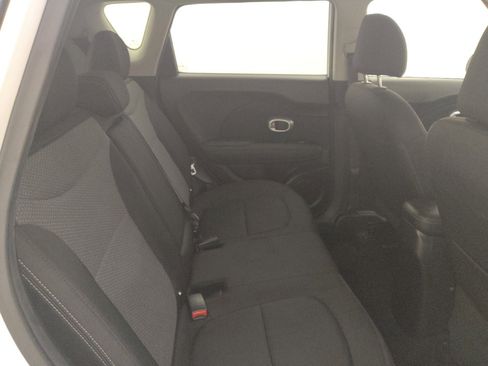 Used 2019 Kia Soul + image 19