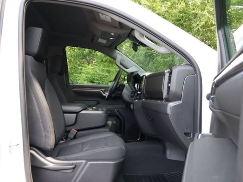 Used 2023 Chevrolet Silverado 1500 LT AWD/4WD image 39