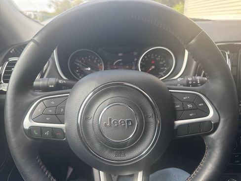 Used 2018 Jeep Compass Limited w/ Navigation Group AWD/4WD image 32