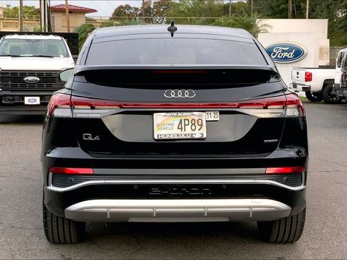 Used 2024 Audi Q4 e-tron Premium AWD/4WD image 5
