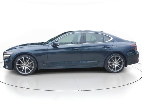 Used 2023 Genesis G70 2.0T image 7