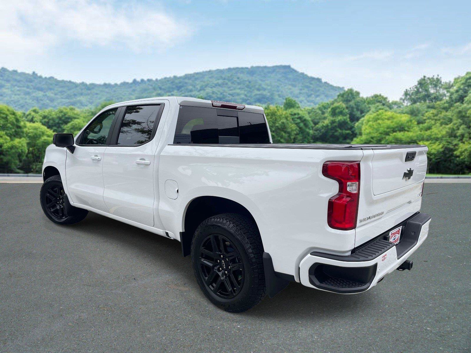Used 2025 Chevrolet Silverado 1500 RST AWD/4WD image 5