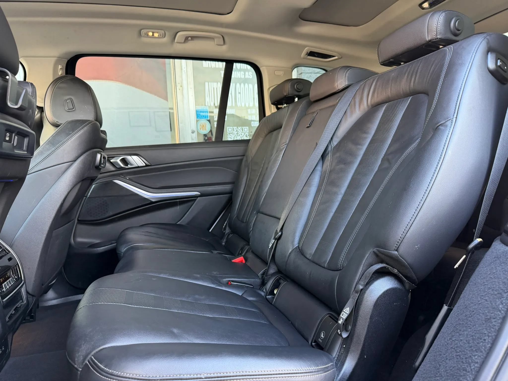 Used 2022 BMW X7 xDrive40i w/ Cold Weather Package AWD/4WD image 12