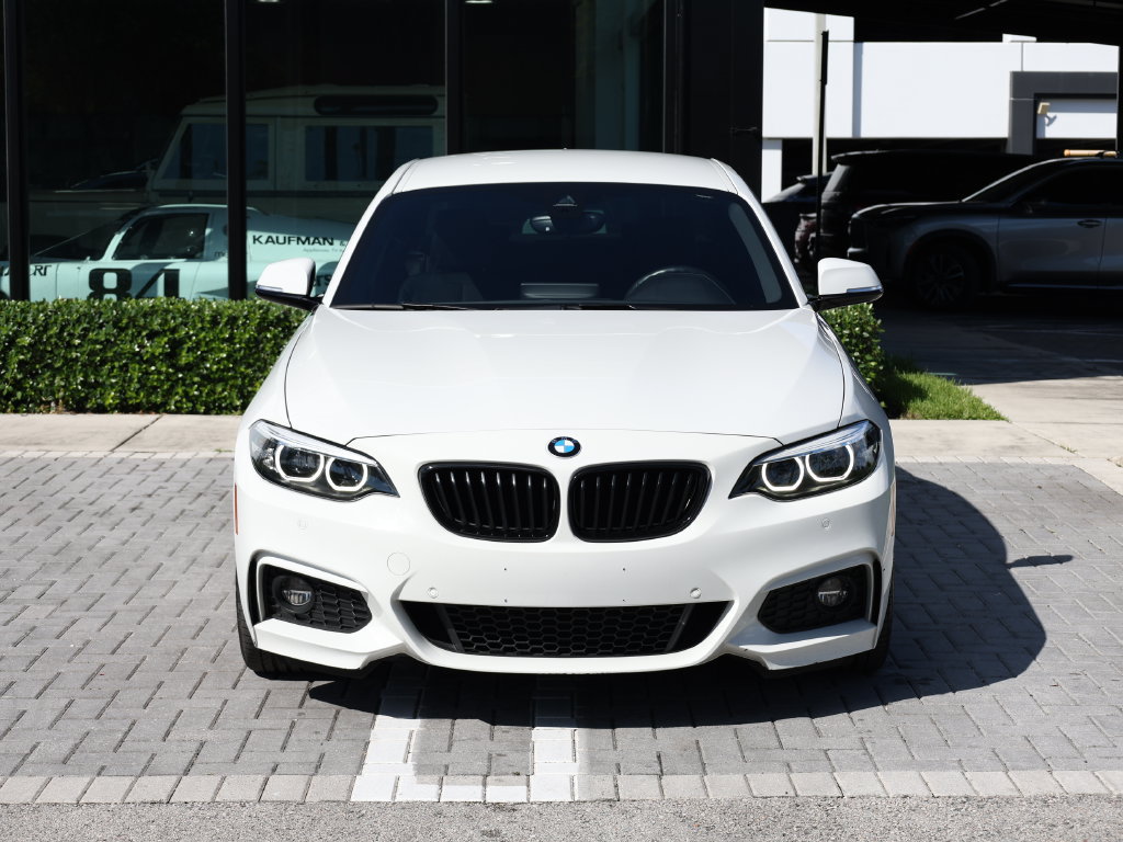 Used 2019 BMW 230i Coupe w/ M Sport Package RWD image 3